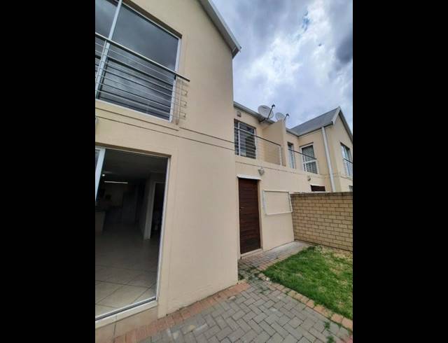 3 BEDROOM TOWNHOUSE FOR SALE IN RIVERSPRAY LIFESTYLE ESTATE
